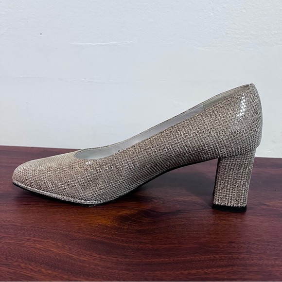 Stuart Weizmann Razmary pumps size 7 - Picture 11 of 16